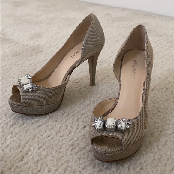 Nine West jeweled heels silver size 6 - Picture 6 of 7